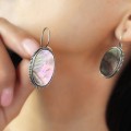 Cercei statement manufacturați în argint cu sidef natural iridescent | preloved
